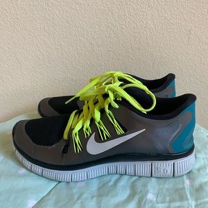 Nike Women’s Free 5.0 Running Sneakers 580591-004 size 6